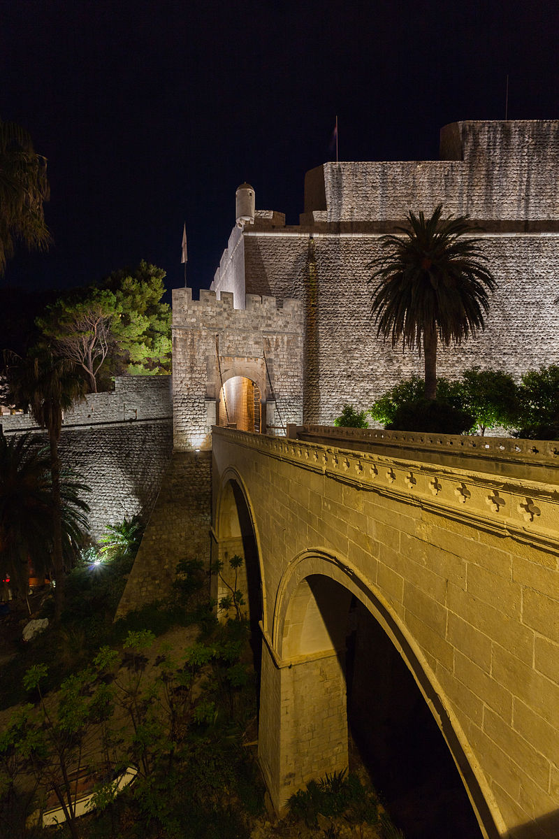 Pile Gate: Dubrovnik’in Tarihi Girişi


