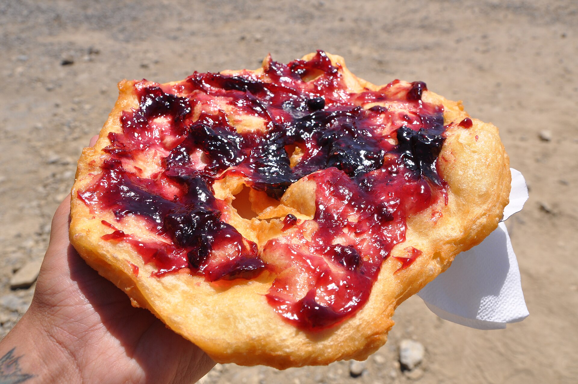 Popüler Sokak Lezzeti: Lángos