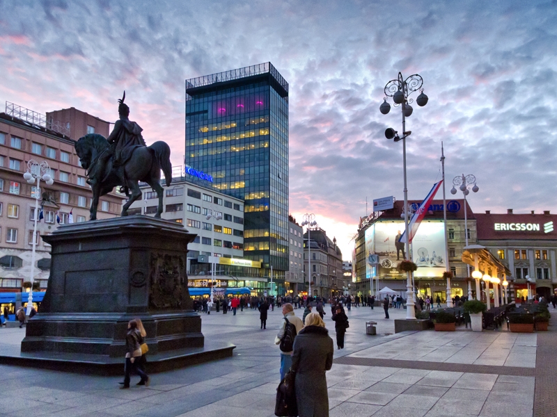 Trg bana Josipa Jelačića (Ban Jelačić Meydanı) - Zagreb’in Kalbi